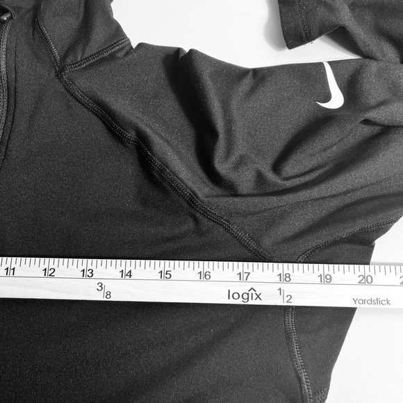 Nike Pro Women's 1/2 Zip Jacket Large Long Sleeve Black Athletic - Picture 3 of 9